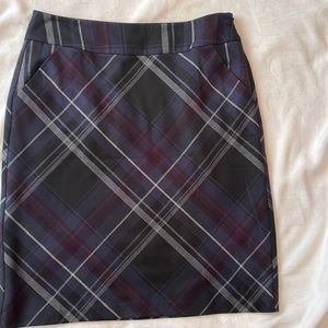 Women’s plaid skirt. Size 10